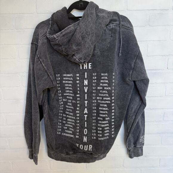 WHY DON'T WE The Invitation Tour Grey Wash Hoodie Front Pocket sz M - Picture 3 of 6